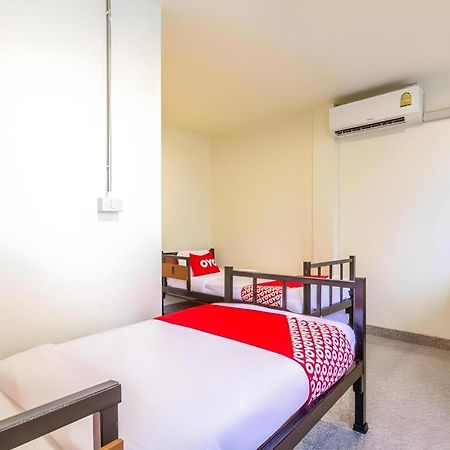 Oyo 928 Leaf Hostel Чиангмай Екстериор снимка