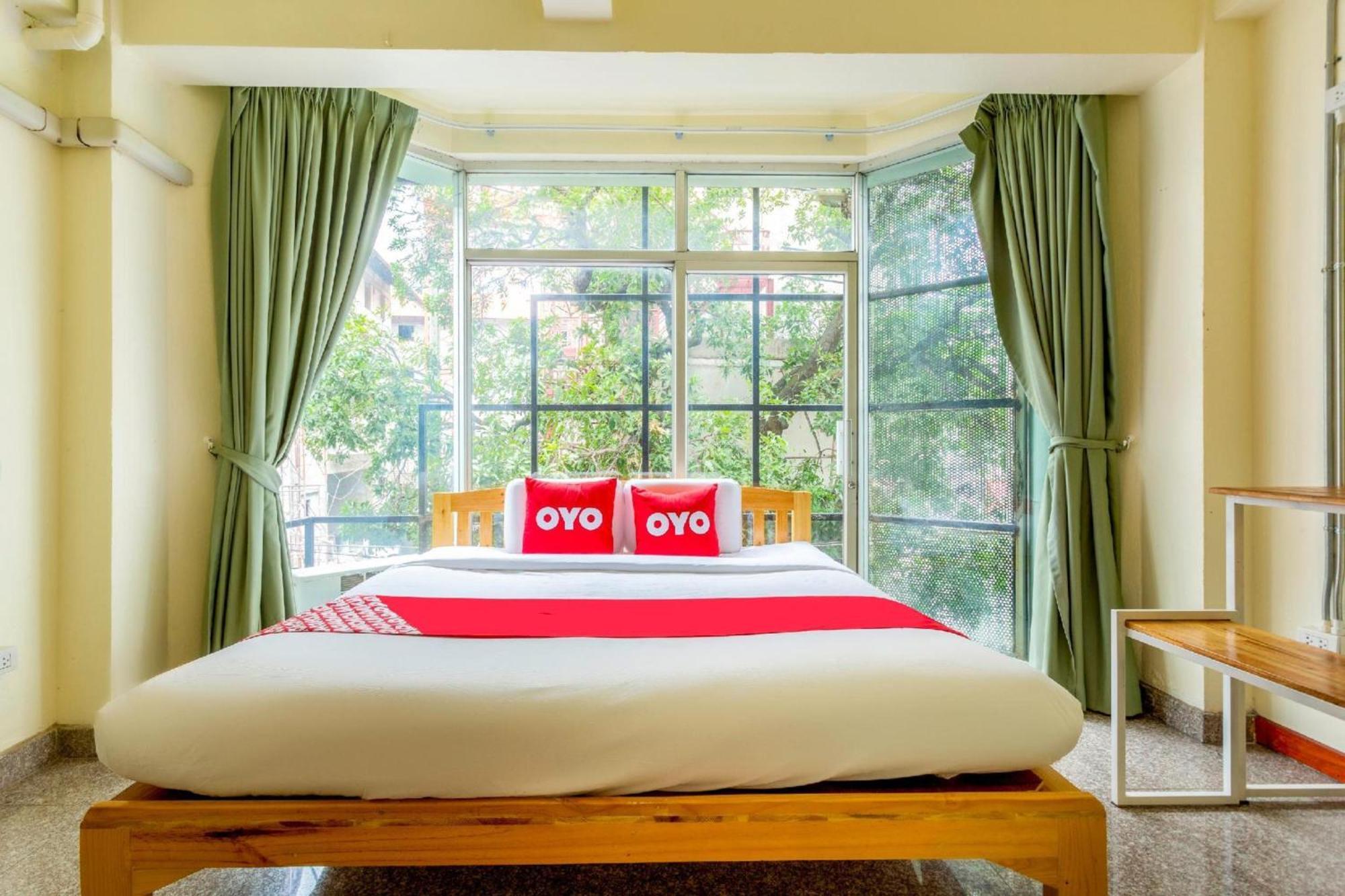 Oyo 928 Leaf Hostel Чиангмай Екстериор снимка
