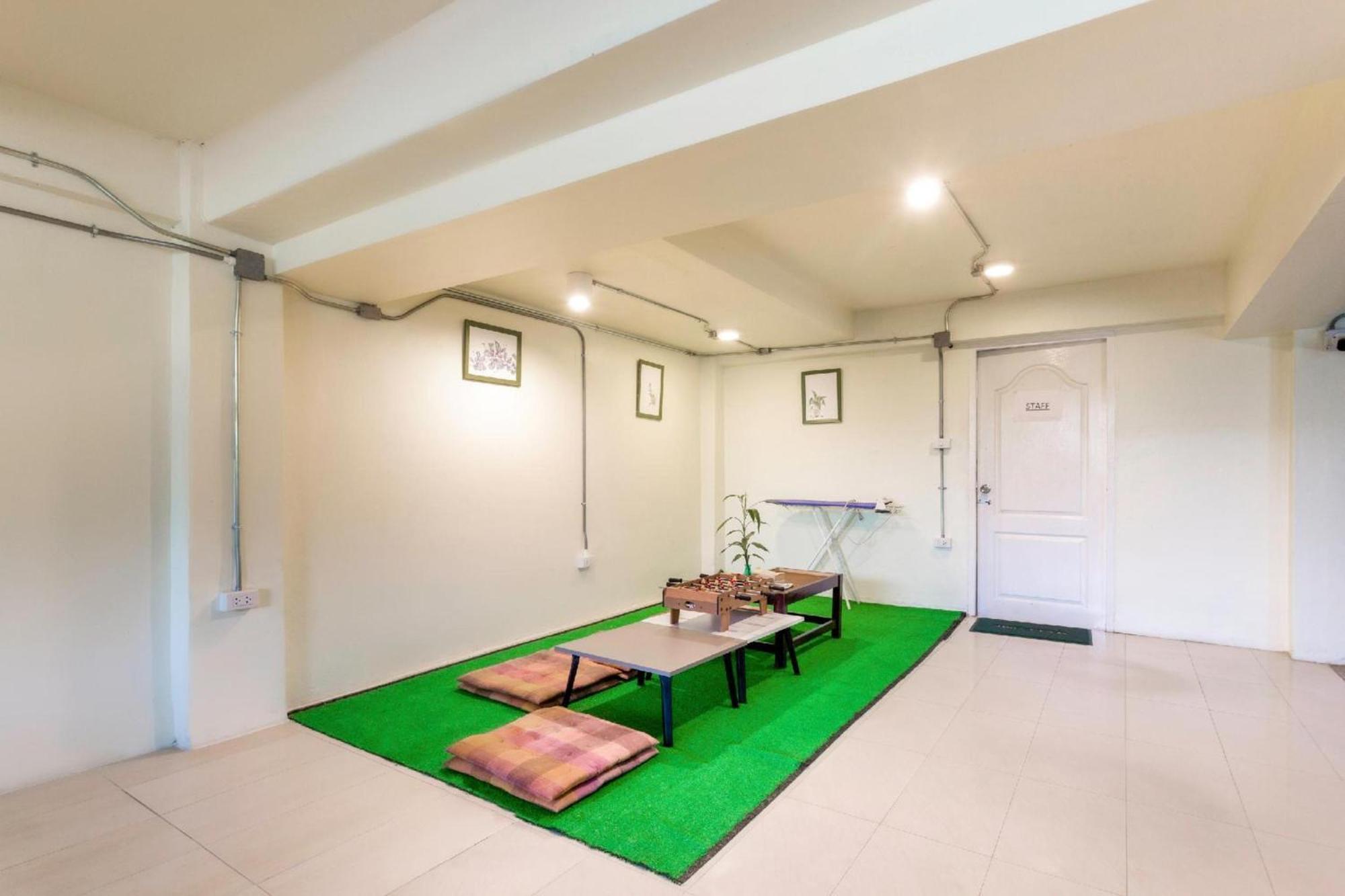 Oyo 928 Leaf Hostel Чиангмай Екстериор снимка