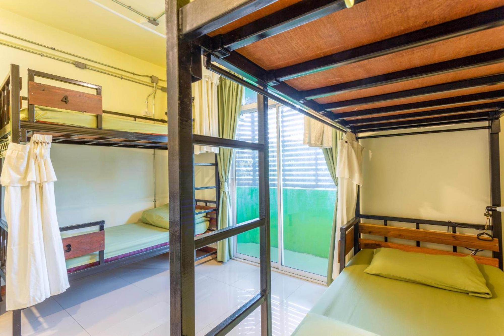 Oyo 928 Leaf Hostel Чиангмай Екстериор снимка